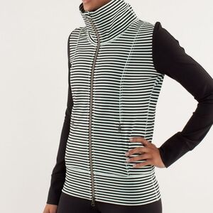 Lululemon Daily Yoga Jacket Size 12